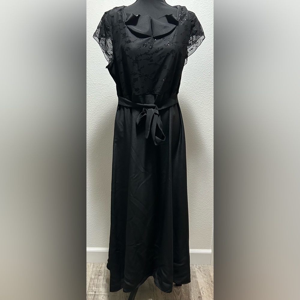 Formal Fashions Prom Dress - 16 - Black - Used